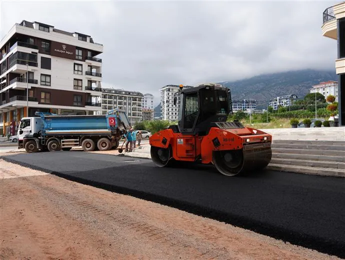 Alanya’da Ulaşım Altyapısı Güçleniyor: Türkler ve Mahmutlar’da Asfalt Seferberliği