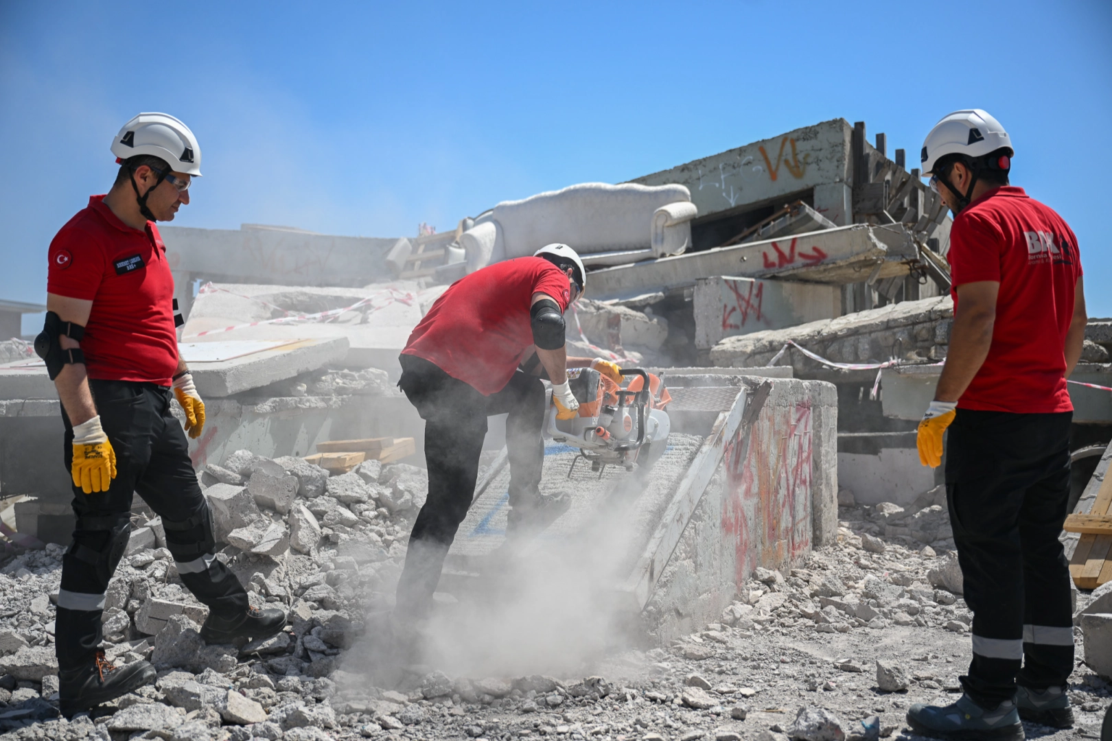 Deprem Sonrası Yapılan Çalışmalar Hız Kesmeden Devam Ediyor