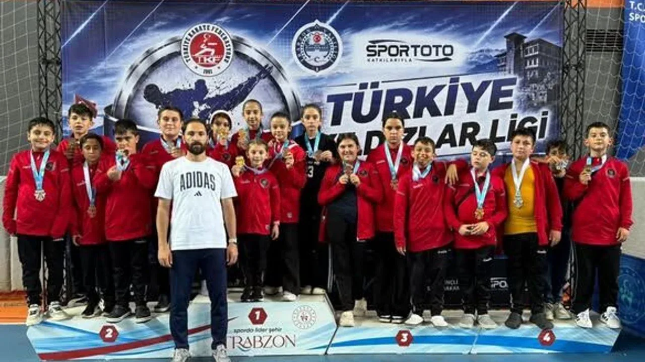 Erzincanlı Karatecilerden Trabzon’da Madalya Yağmuru: 28 Ödül Geldi
