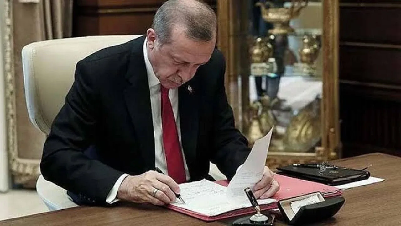 İzmir’de Mülki İdarede Kapsamlı Değişim: Yeni Atamalar Gerçekleşti