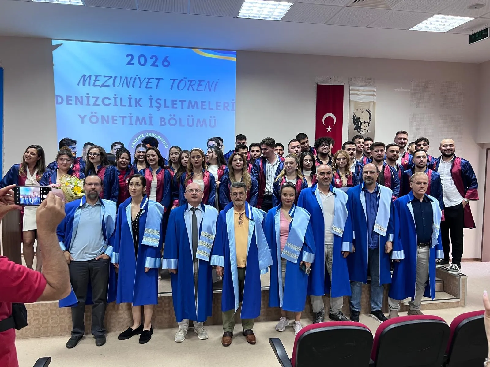 Kemer Denizcilik Fakültesi’nde Mezuniyet Coşkusu