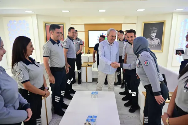 Kepez Belediye Başkanı Kocagöz, Güvenlik Personeline Teşekkür Etti