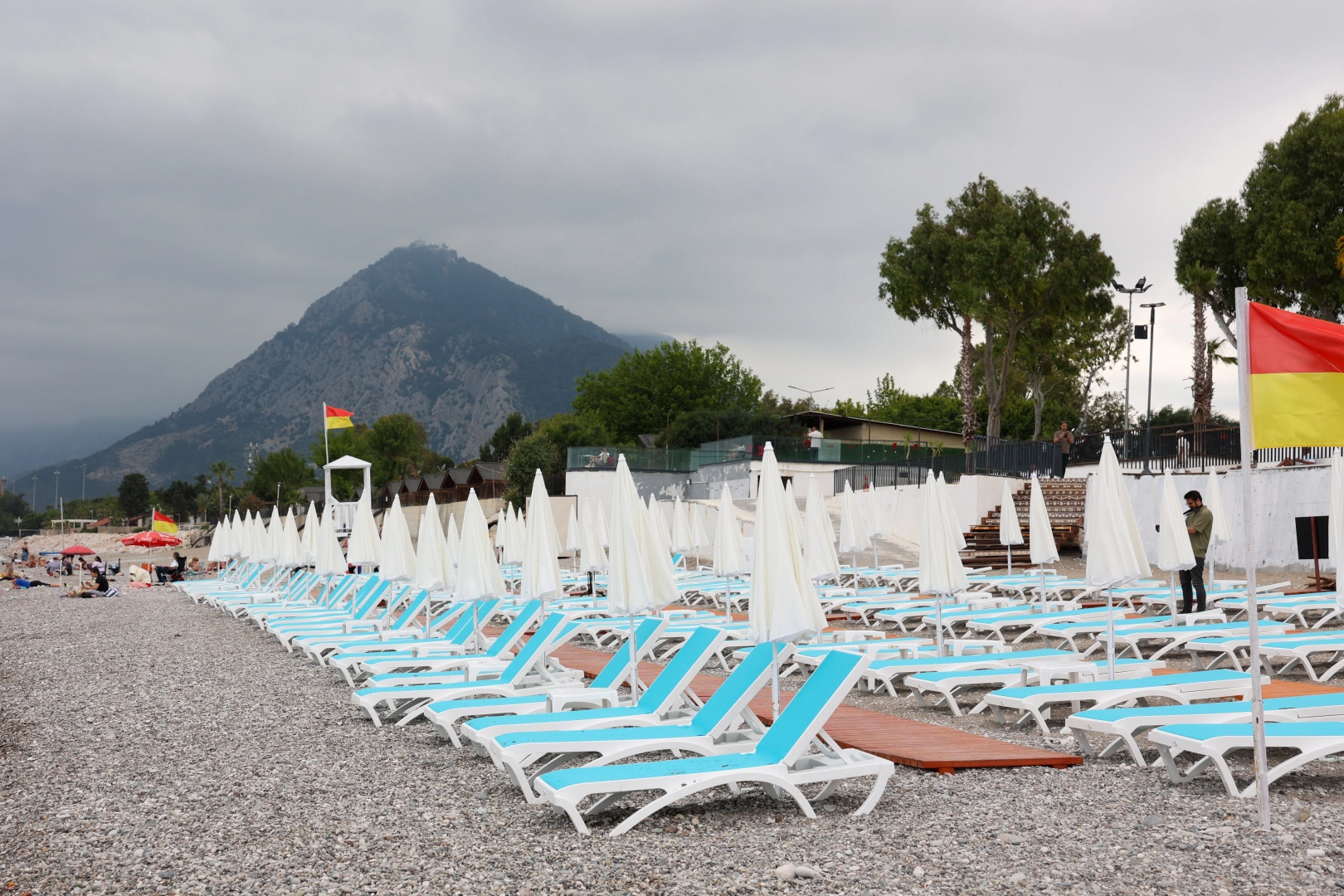 Liman Beach Bu Yaz Antalyalılara Hizmet Verecek