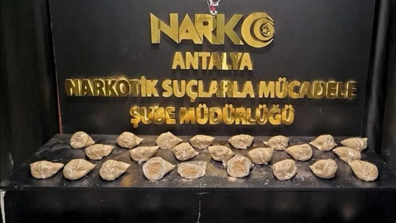 Muratpaşa’da Narkotik Operasyonu: 16,6 Kilogram Eroin Ele Geçirildi