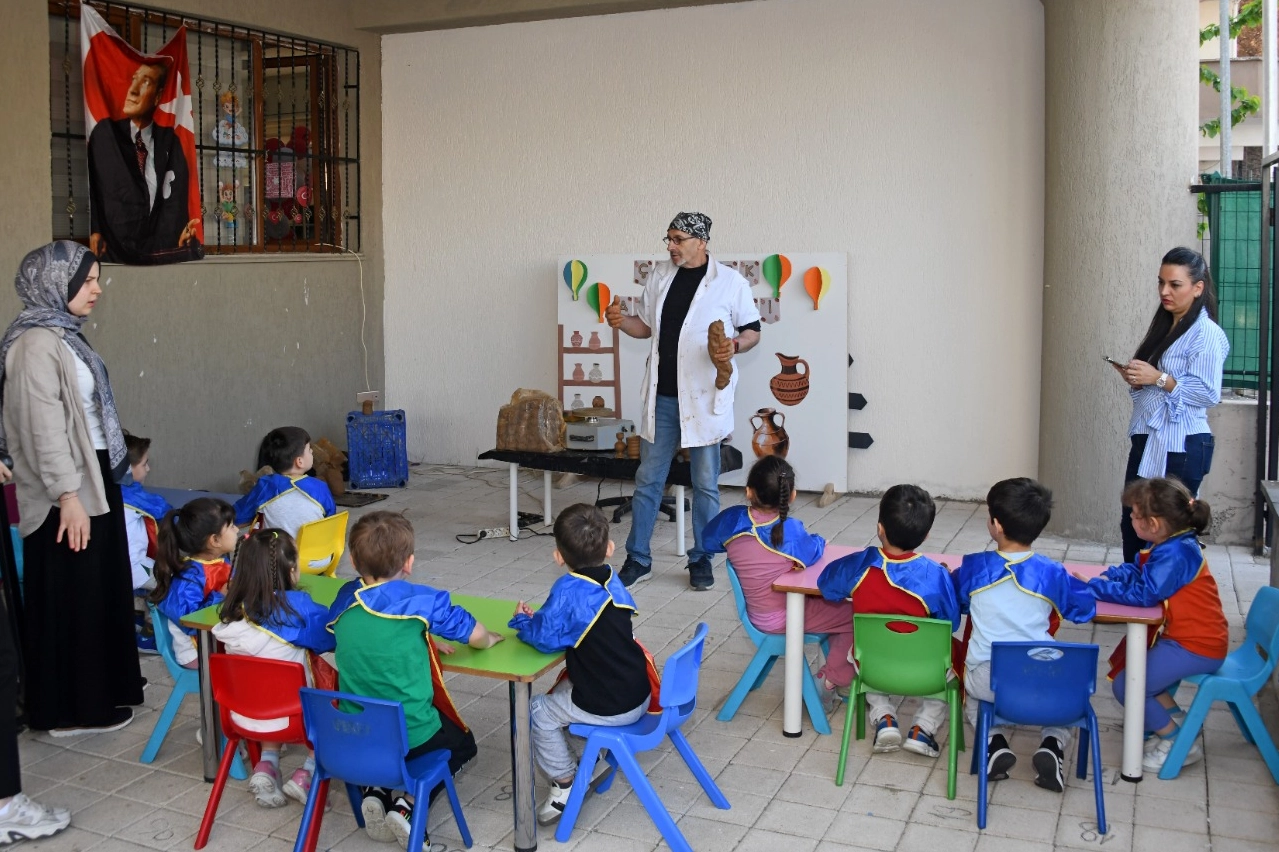 Osmangazi Kreşlerinde Minik Eller Toprağa Şekil Verdi