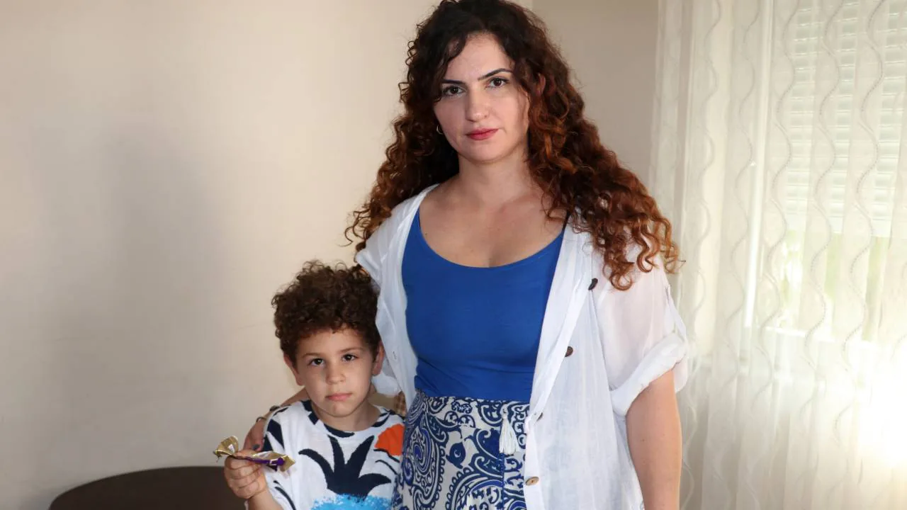 Paket İçindeki Gizli Tehlike: Çikolata Sosu Sanıp Tüketti, Nöbet Geçirdi