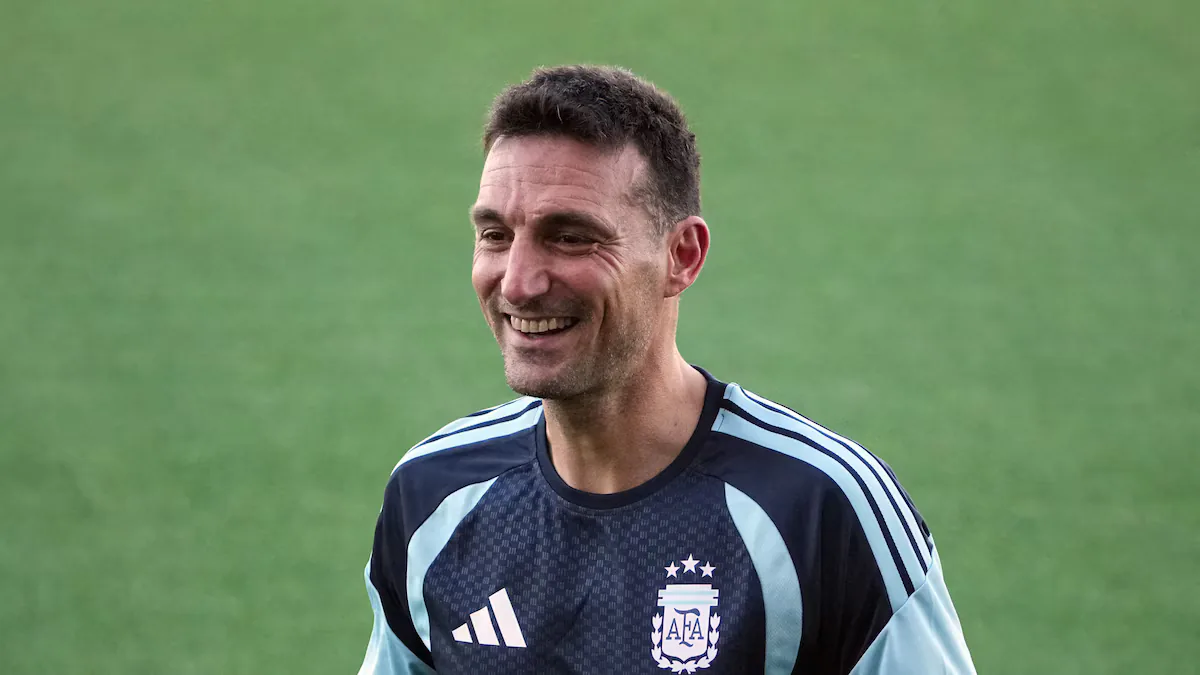 Scaloni’den Arjantin’in Cezayir Maçı Öncesi Savunma Hattına Sürpriz Dokunuş