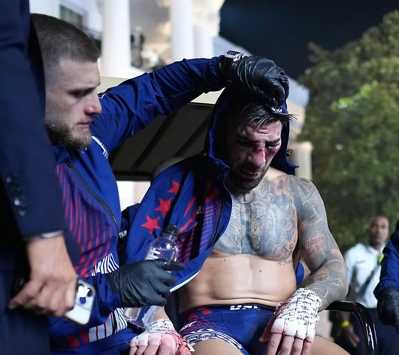 UFC’de Büyük Sürpriz: Justin Gaethje Yeni Hafif Sıklet Şampiyonu