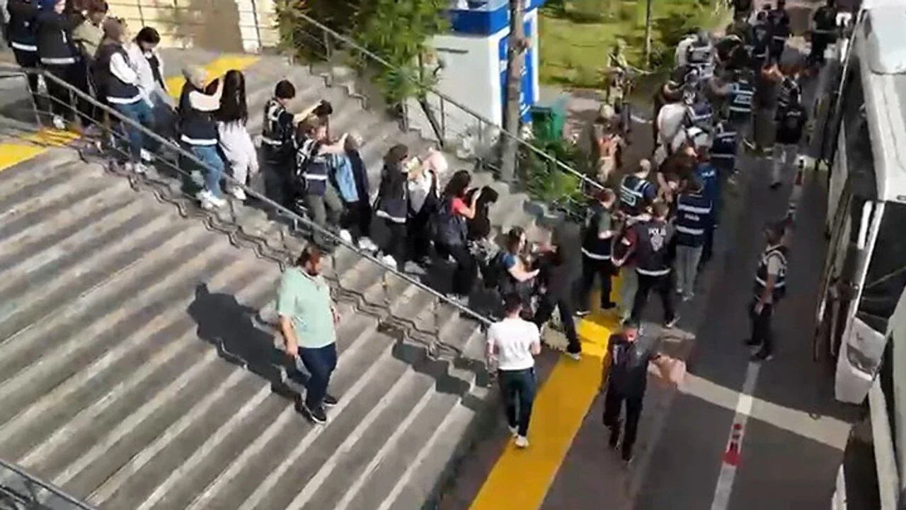 7 İlde Modem Dolandırıcılığı Operasyonu: 17 Bin Mağdur ve 31 Tutuklama