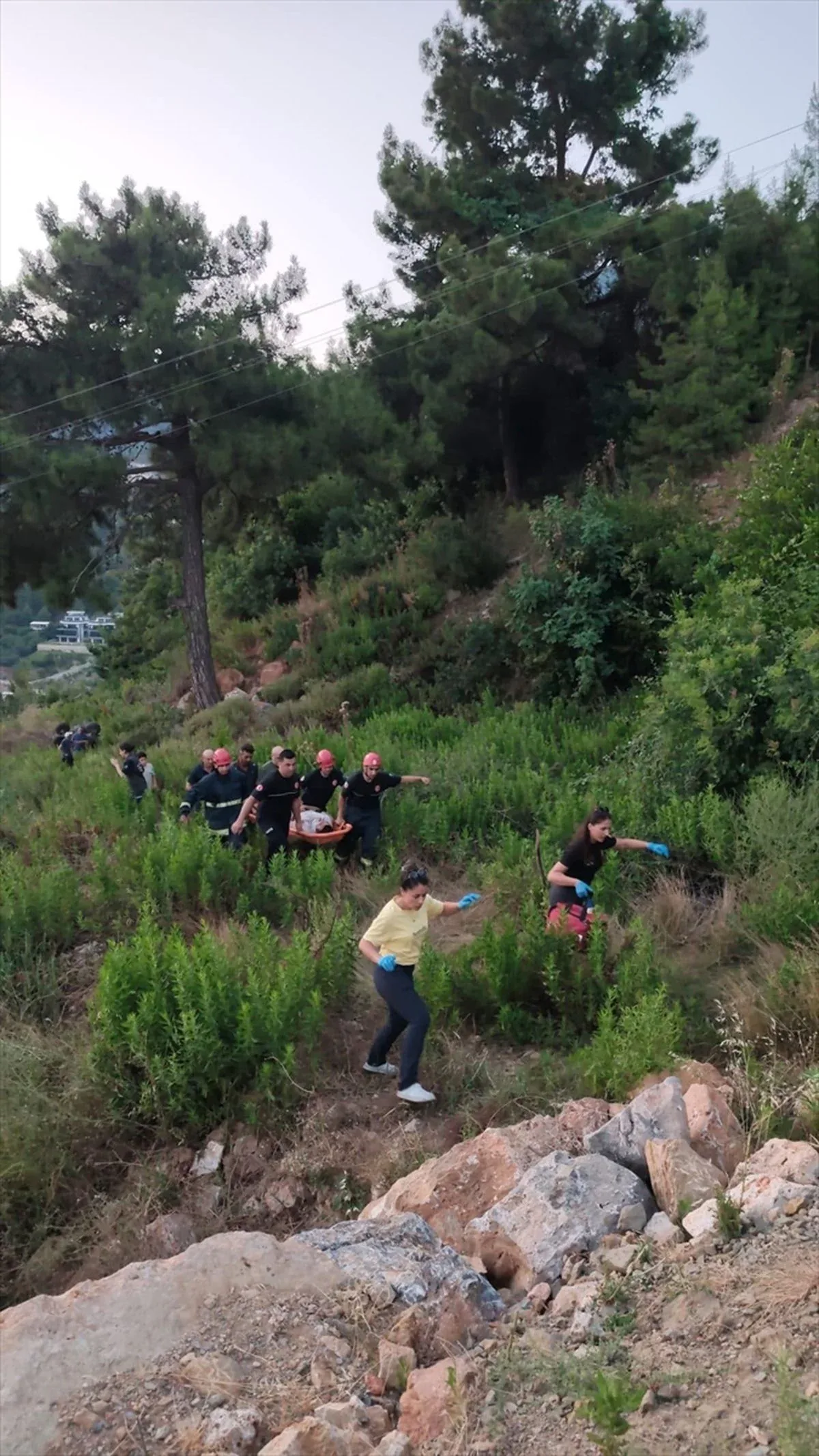 Alanya’da korkutan kaza: ATV sürücüsü 20 metrelik uçuruma yuvarlandı