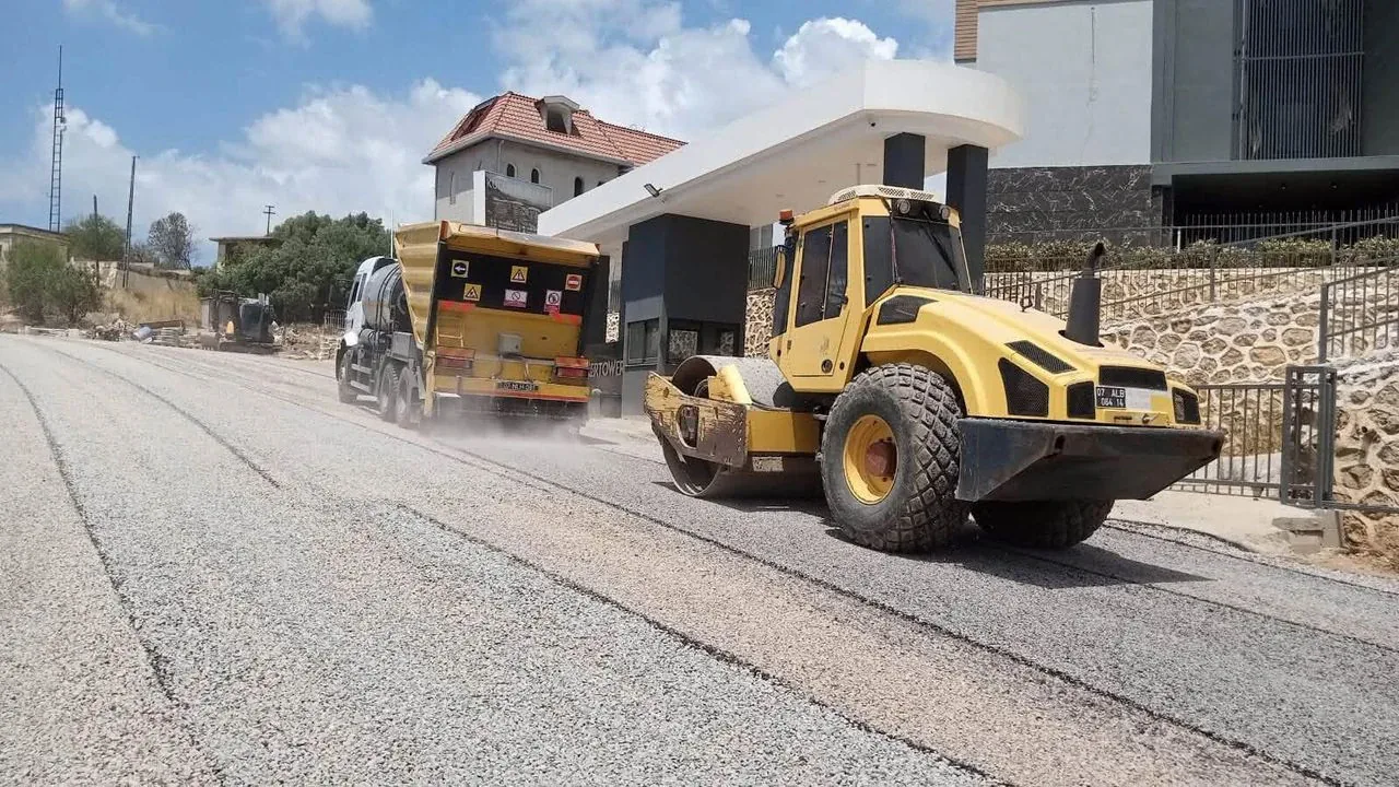 Alanya’da Yol Çalışmaları Hafta Sonu Kesintisiz Sürüyor