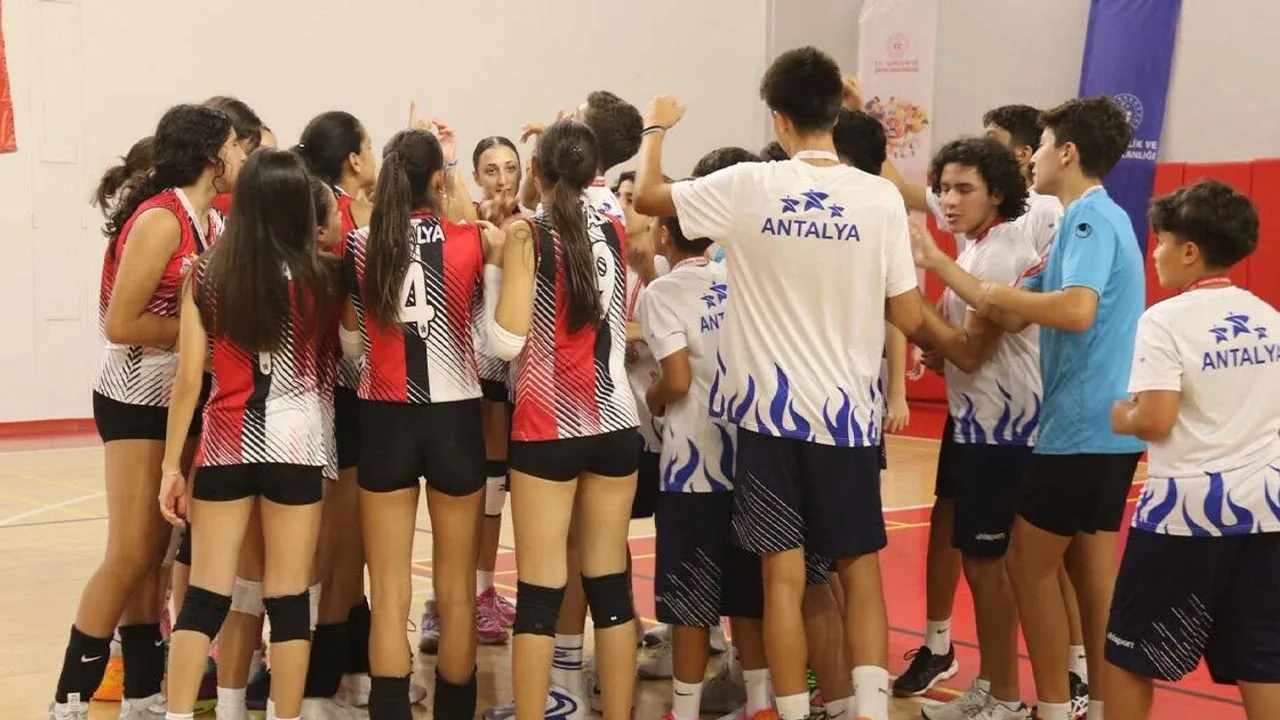 ANALİG Voleybol Yarı Finalleri’nde Türkiye Finalleri’ne Yükselen Takımlar Belli Oldu