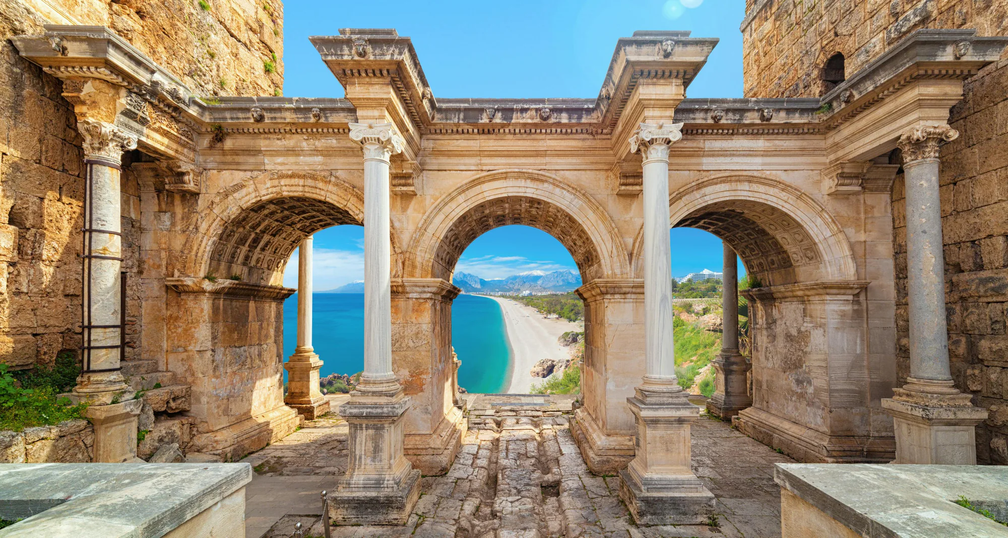 Antalya’da Kültürel Diplomasi Hamlesi: Dünyanın Dev Şehirlerine Temsilcilik Hedefi
