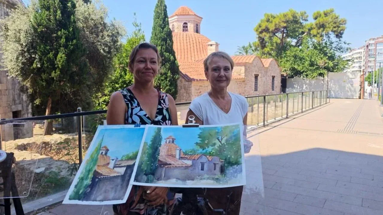 Antalya’nın tarihi dokusu tuvale yansıyor: İki sanatçının kültürel mirası
