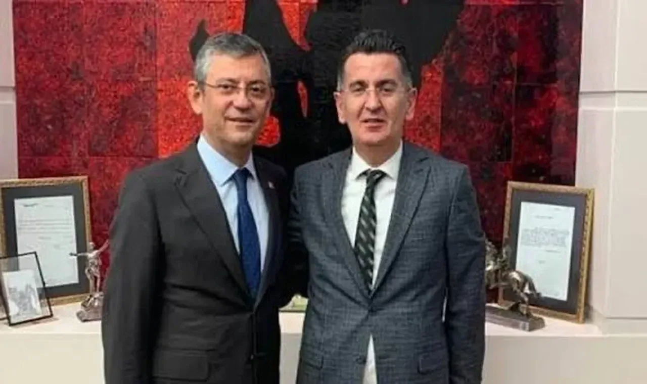 CHP Burdur’da Kriz: 11 İlçe Başkanı Görevden Alma Kararına İsyan Etti