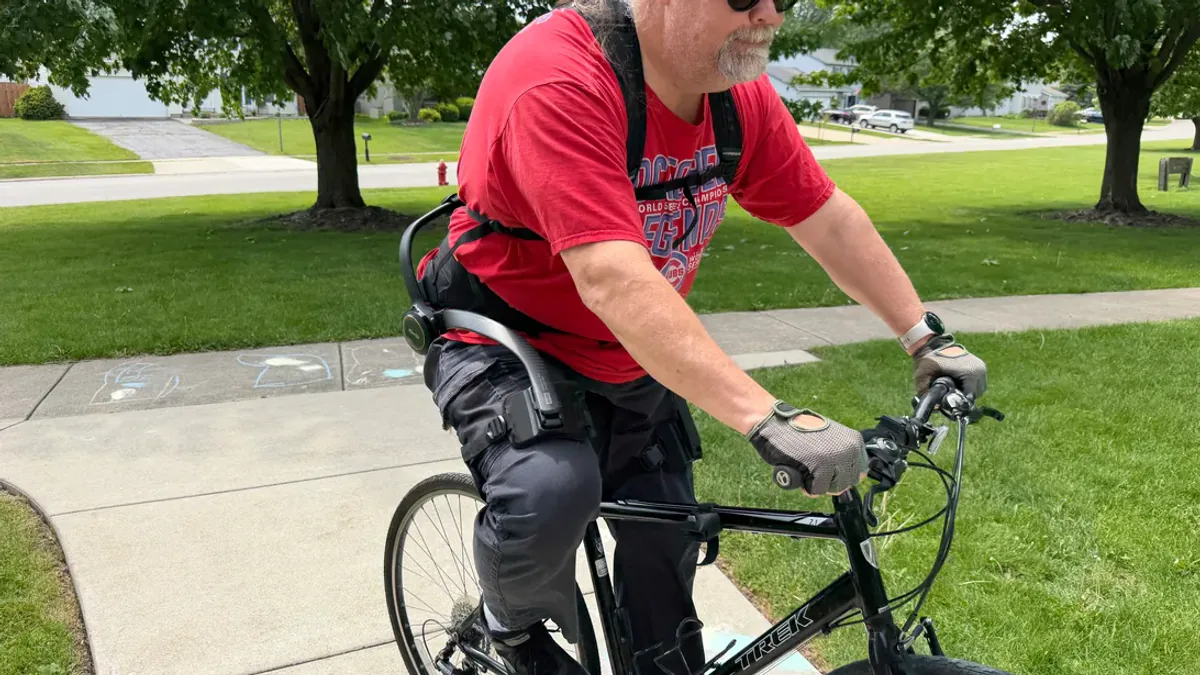Hypershell Exoskeleton vs E-Bike: Giyilebilir Teknoloji Bisikletçiliği Değiştirir mi?