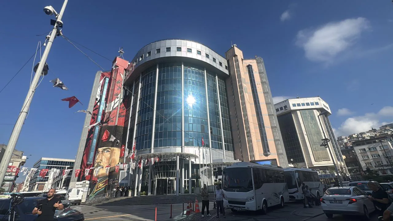 İzmit Belediye Başkanı Fatma Kaplan Hürriyet ve 20 Kişi Tutuklandı