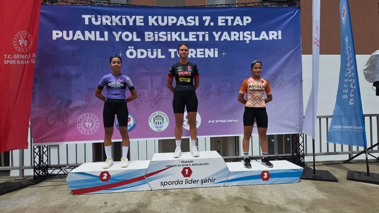 Mevlüt Çavuşoğlu Spor Lisesi Bisiklet Şampiyonası’nda Kürsüye Damga Vurdu
