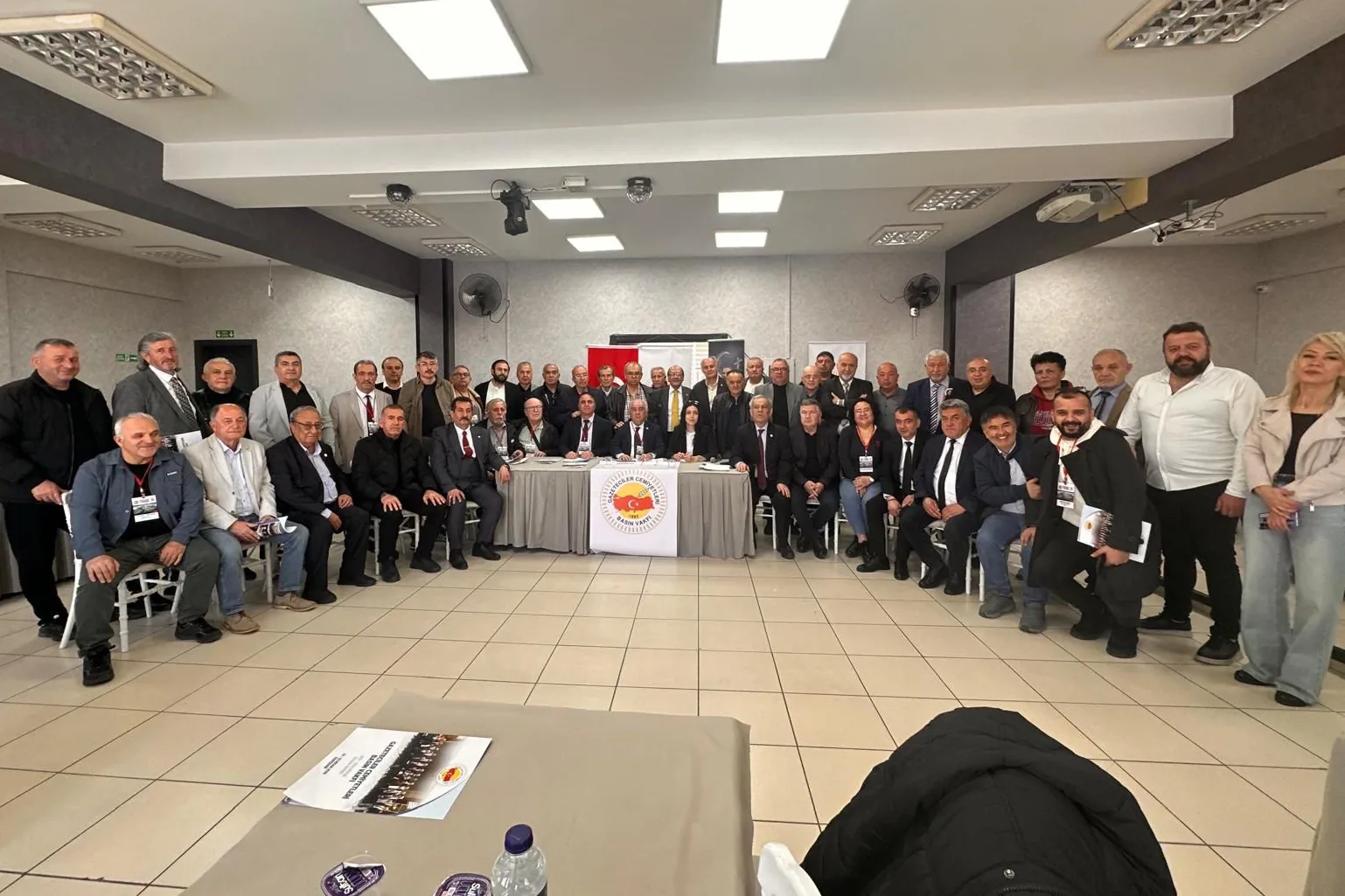 MHP Kemer İlçe Kongresi Tamamlandı: Mehmet Altınkaynak Yeniden Seçildi