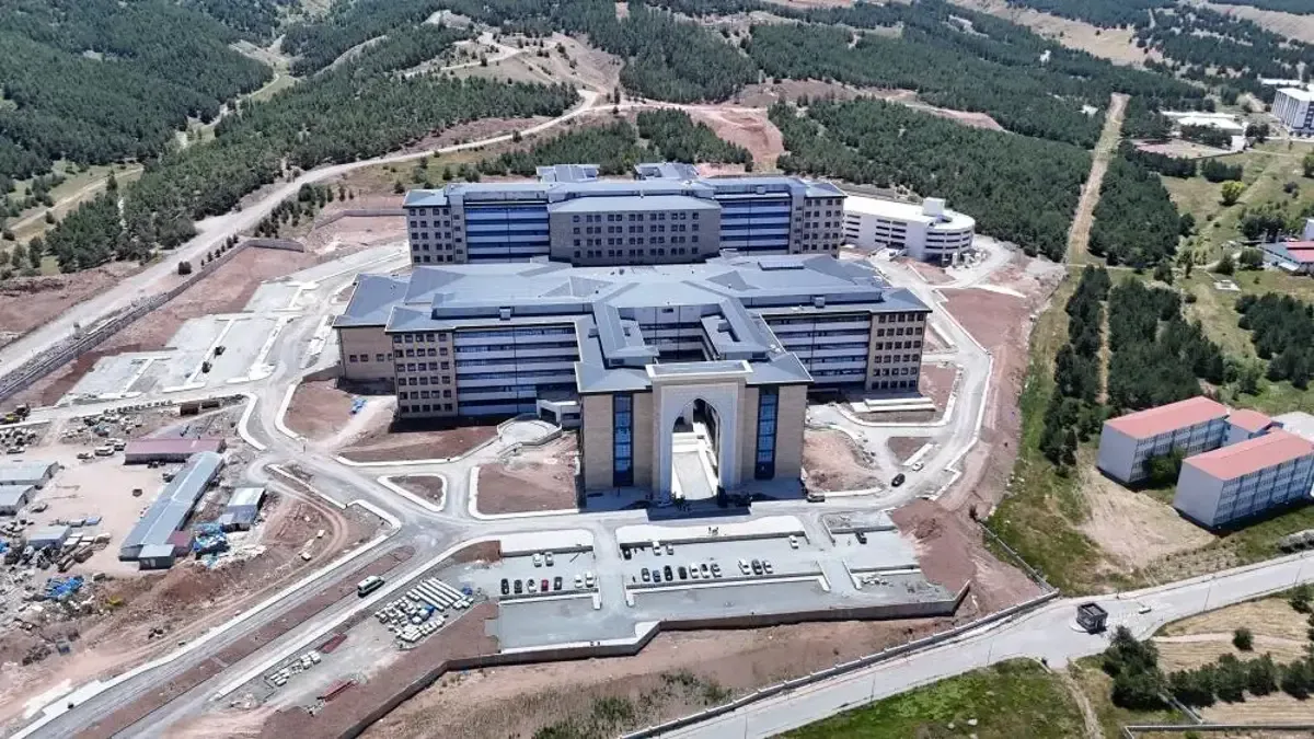 Sivas Cumhuriyet Üniversitesi 1071 Yataklı Dev Hastanede Sona Gelindi