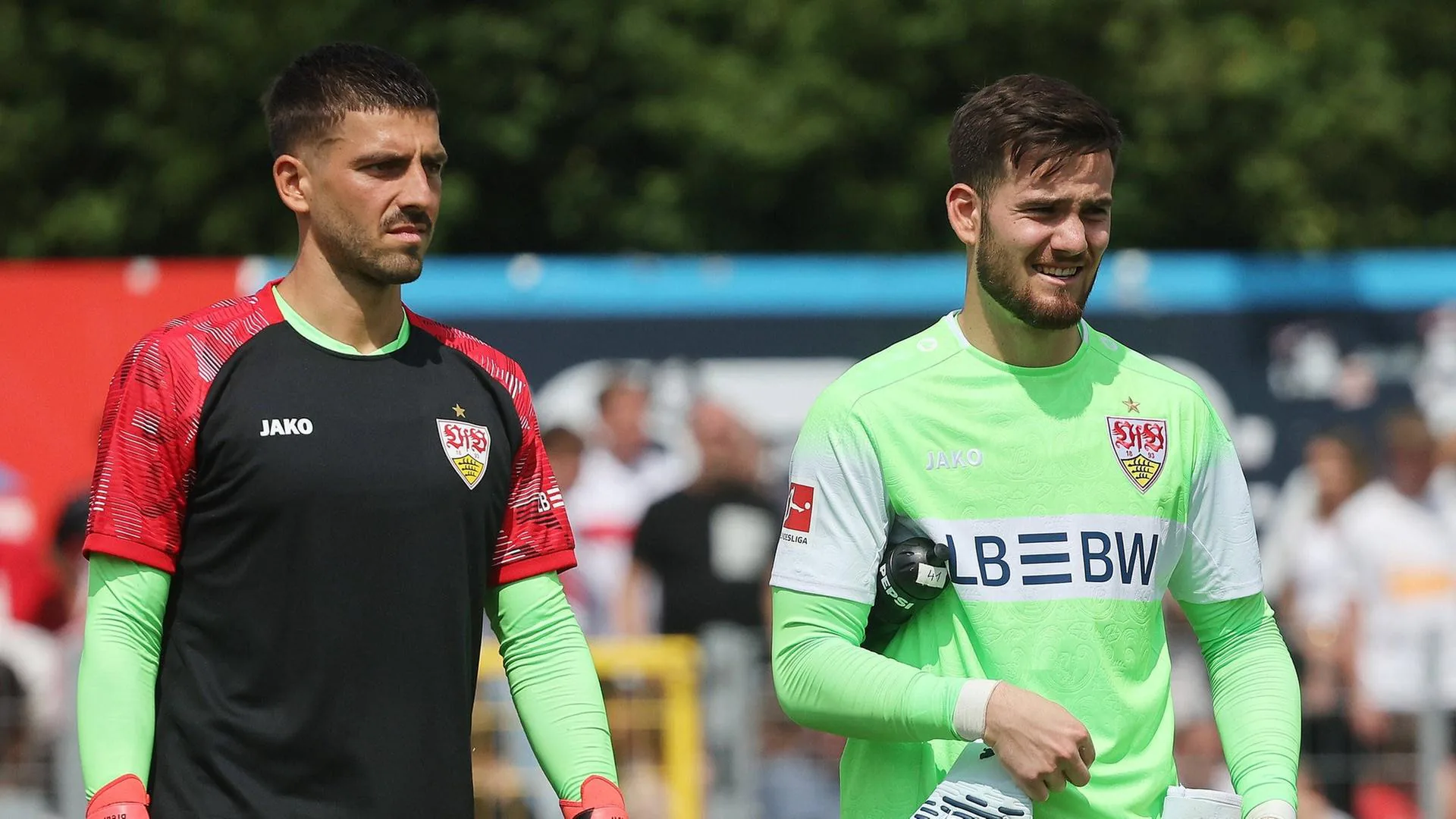 VfB Stuttgart’ta Kaleci Krizi: Dennis Seimen Sakatlandı, Transfer Kapısı Açıldı