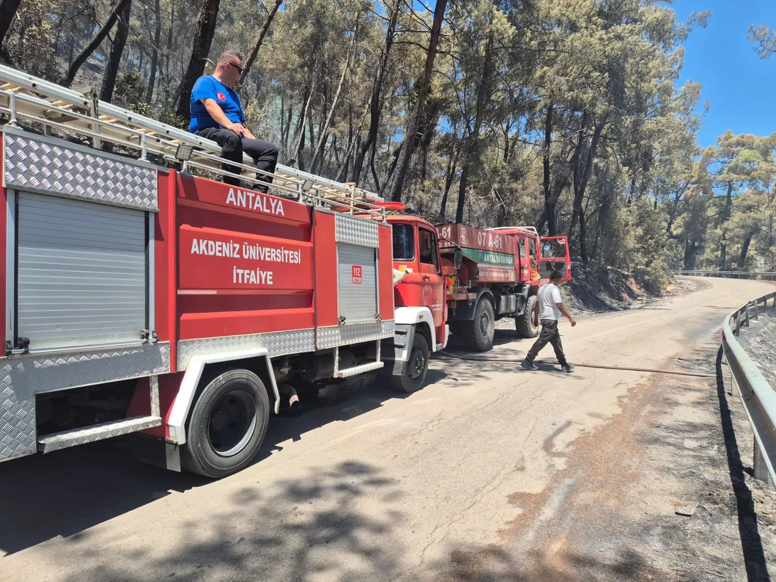 Akdeniz Üniversitesi’nden Kumluca’daki Yangına İtfaiye Desteği –