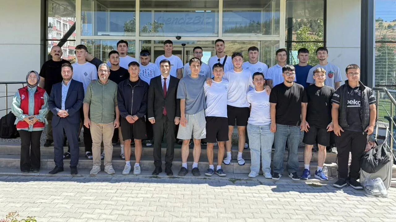 Çankırı gençleri Hakkâri’de 4 günlük kültür rotasında: Mergabütan Kampı’nda tarih ve doğa keşfi