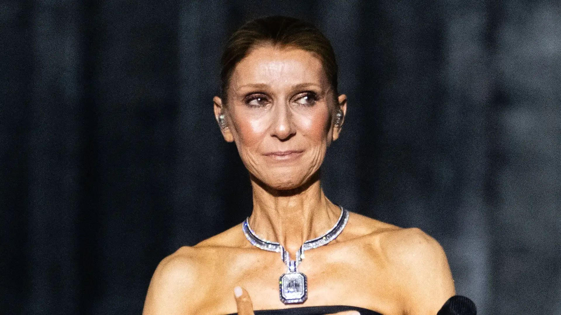 Celine Dion’un Paris’teki Tarihi Dönüşü: Üç Oğlu ile Paylaştığı O Duygusal Anın Ardındaki Hikaye