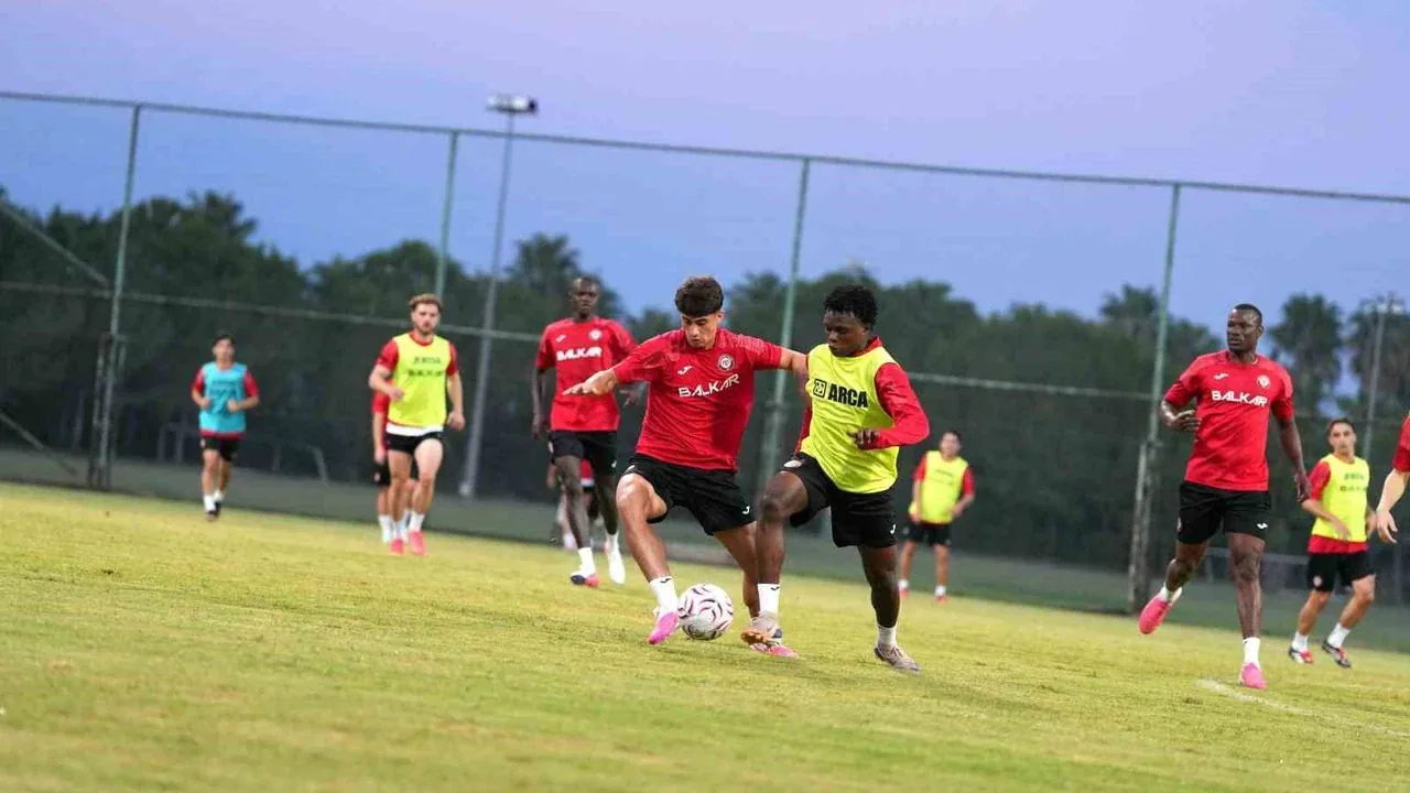 Çorum FK Antalya kampına başladı: Ligde kritik haftalar öncesi hazırlık tempolu