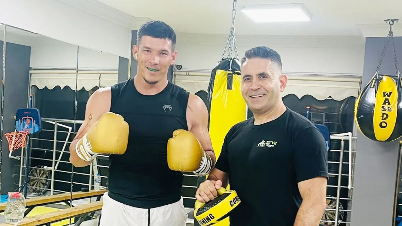 K-1 Final: İzzet Tatarbolat Altın Kemer için Emin Öz’le Karşı Karşiya