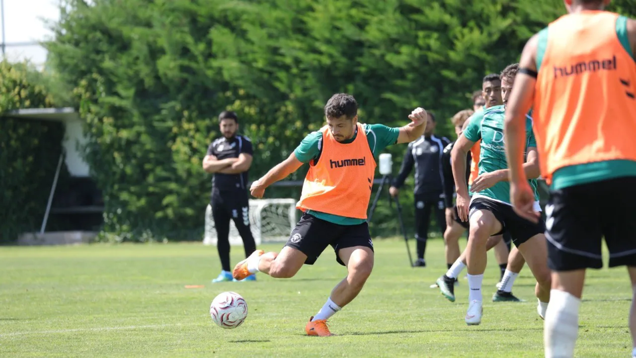 Konyaspor Kasımpaşa hazırlıklarına girdi: Tribün cezası sonrası Medas’ta ilk sınav