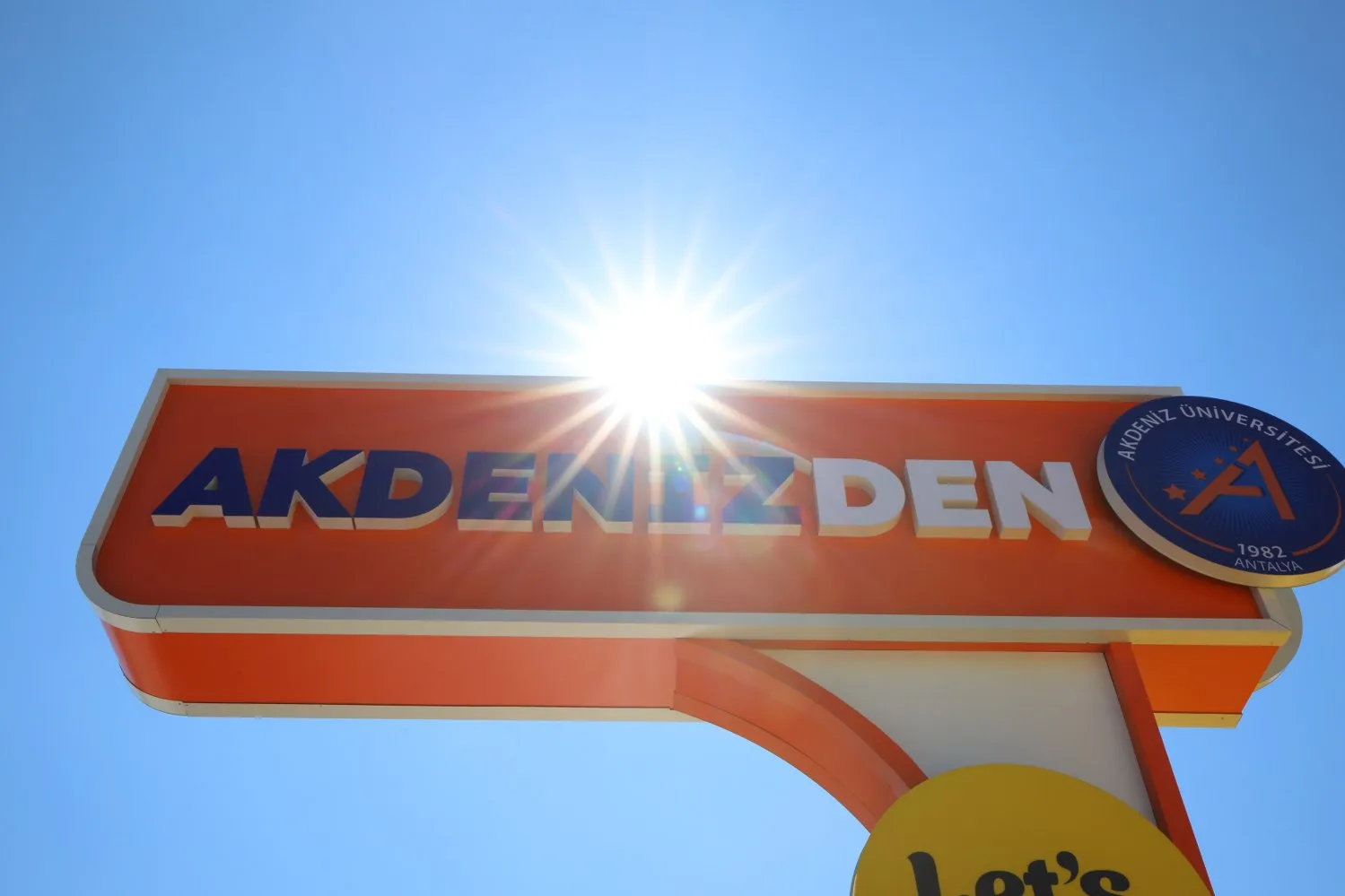 Yakut Çarşısında Akdenizden Cafe ve Logolu Ürünler Mağazası Açıldı –