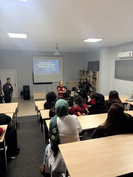 Alanya'da Üniversite Personeli ve Lise Öğrencilerine Dijital Güvenlik Semineri - Detay Görsel 2