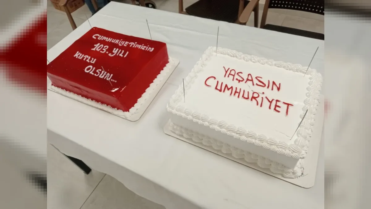 Antalya Huzurevi’nde 29 Ekim Coşkusu: 103. Yıl Pastası Kesildi