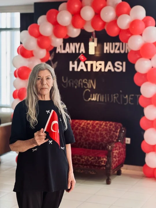 Alanya Huzurevi’nde 29 Ekim Coşkusu: Büyüklerimiz Cumhuriyet Köşesinde Buluştu