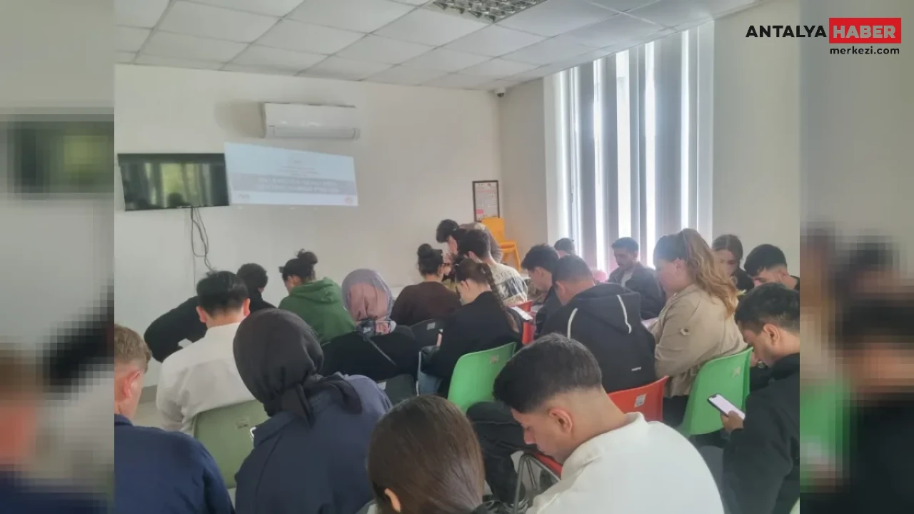 Muratpaşa Sosyal Hizmet Merkezi’nden Genç Çiftlere Evlilik Öncesi Eğitim