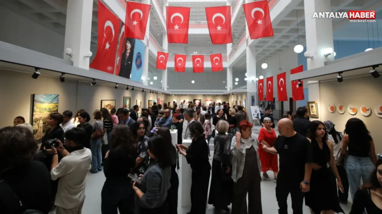 Akdeniz Üniversitesinde Cumhuriyetin 103 Yıl Dönümüne Özel Sanat Sergisi