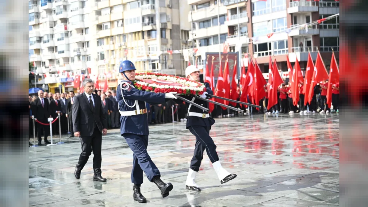 Antalya’da 29 Ekim Coşkusu: Cumhuriyet’in 103. Yılı Cumhuriyet Meydanı’nda Kutlandı