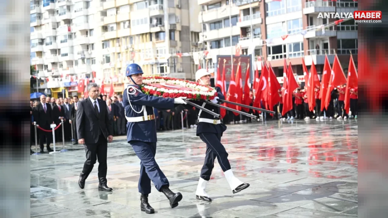 Antalya Cumhuriyet Meydanı’nda 29 Ekim’in 103. Yılı İçin Çelenk Sunma Töreni düzenlenecek