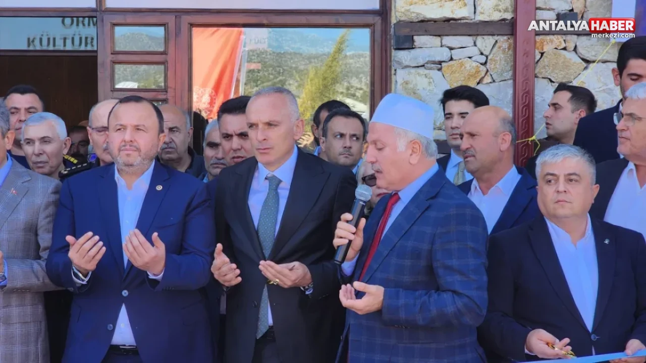 İbradı’da Yapımı Tamamlanan Tesisler Dualarla Hizmete Açıldı