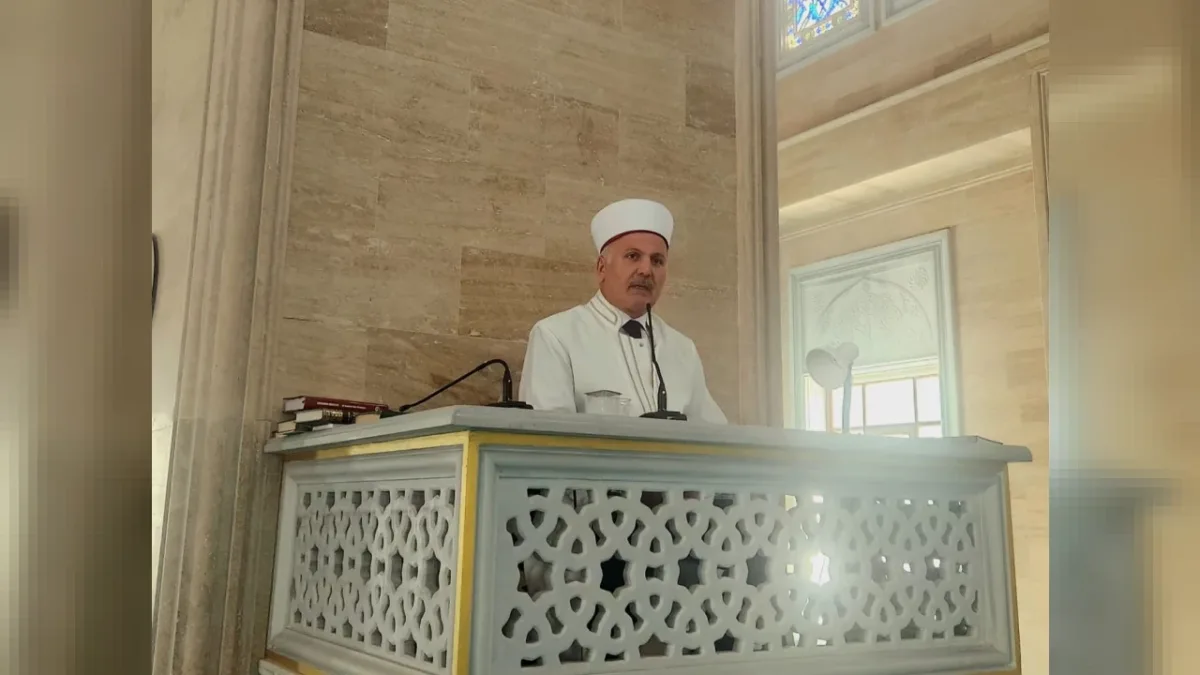 İl Müftüsü Aydın Yığman, Aydın’da Cuma Namazı Öncesi Cemaate Vaaz Etti