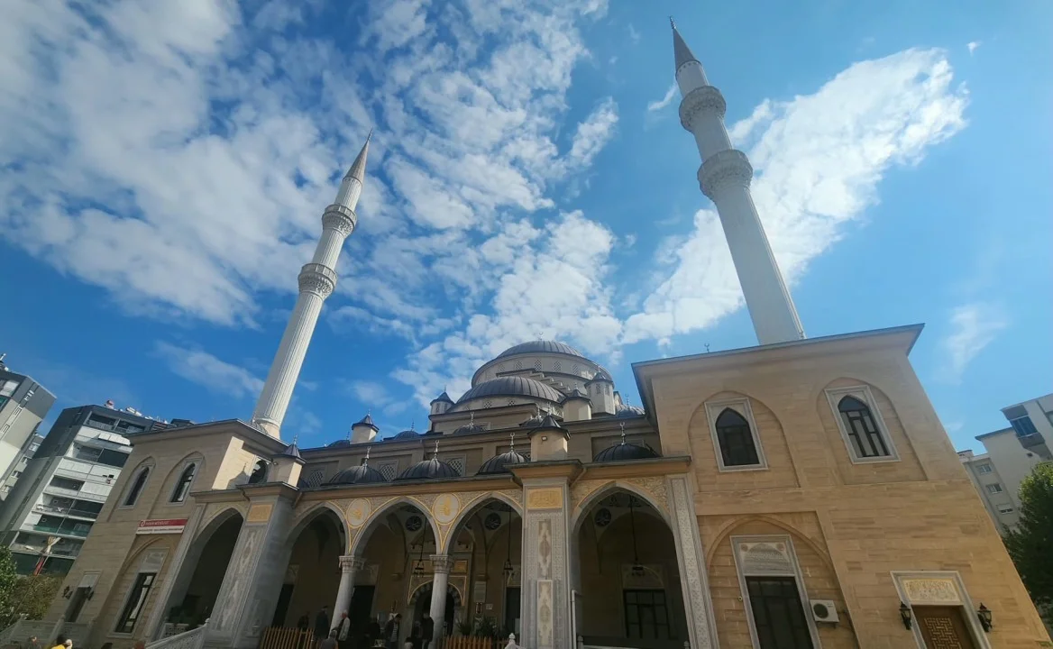 İl Müftüsü Aydın Yığman, Aydın'da Cuma Namazı Öncesi Cemaate Vaaz Etti - Detay Görsel 2