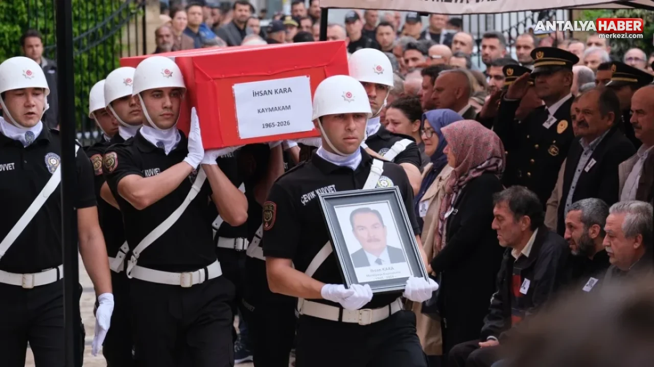 Muratpaşa Kaymakamı İhsan Kara Son Yolculuğuna Uğurlandı - Detay Görsel 2